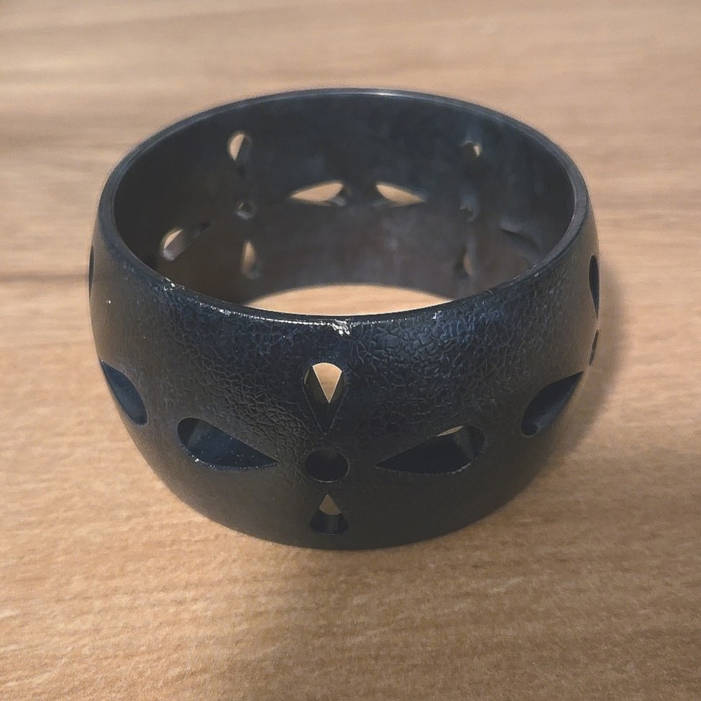 Y2K Navy Blue Plastic Bracelet